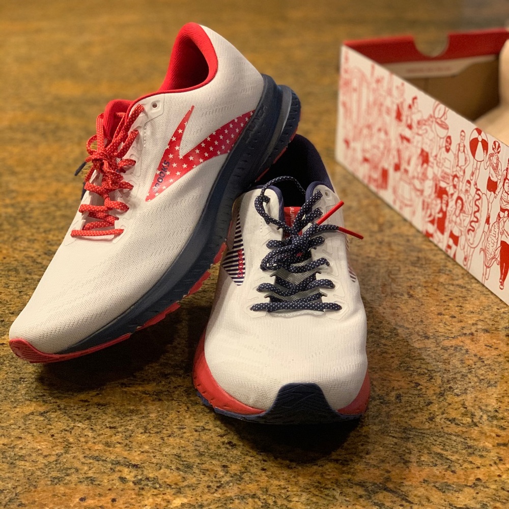 USA running shoes 11.5 D